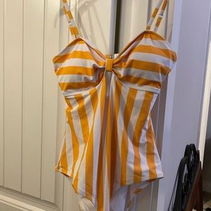Cupshe yellow/white striped. Size L.
